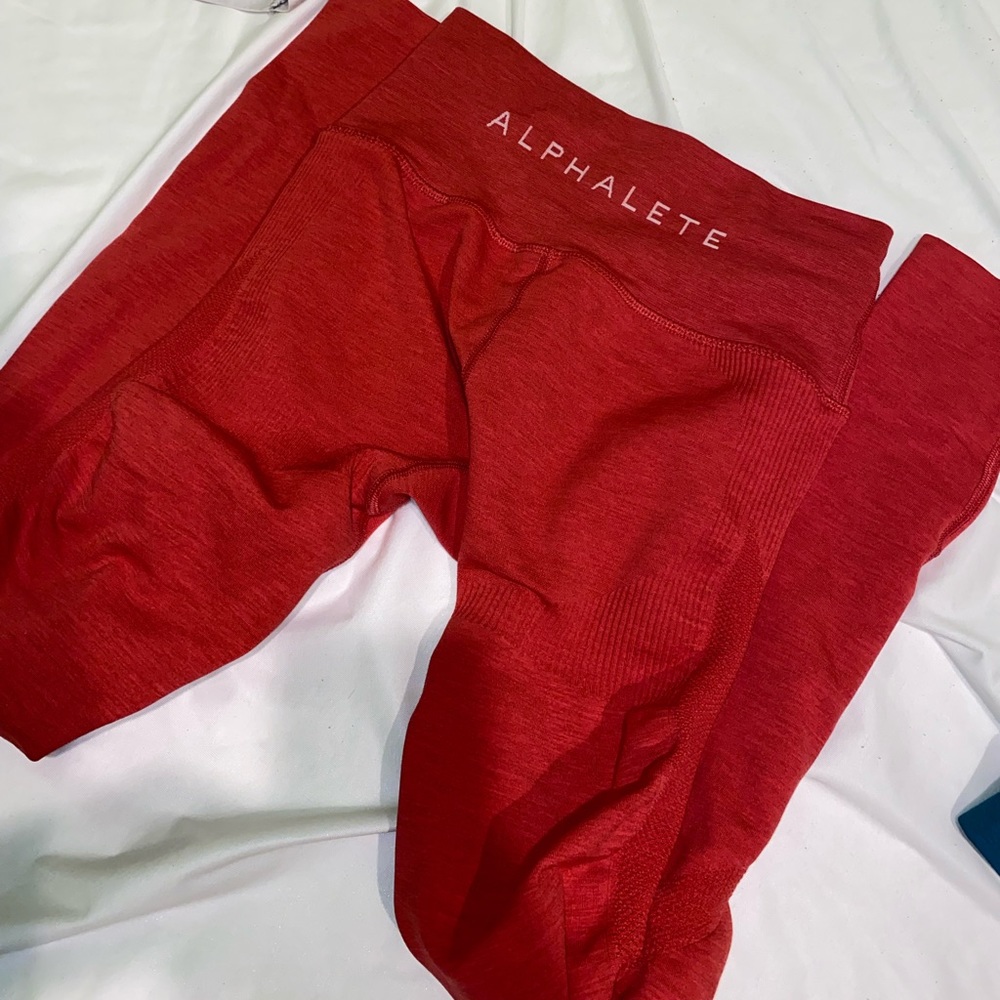 Alphalete aero coral red leggings